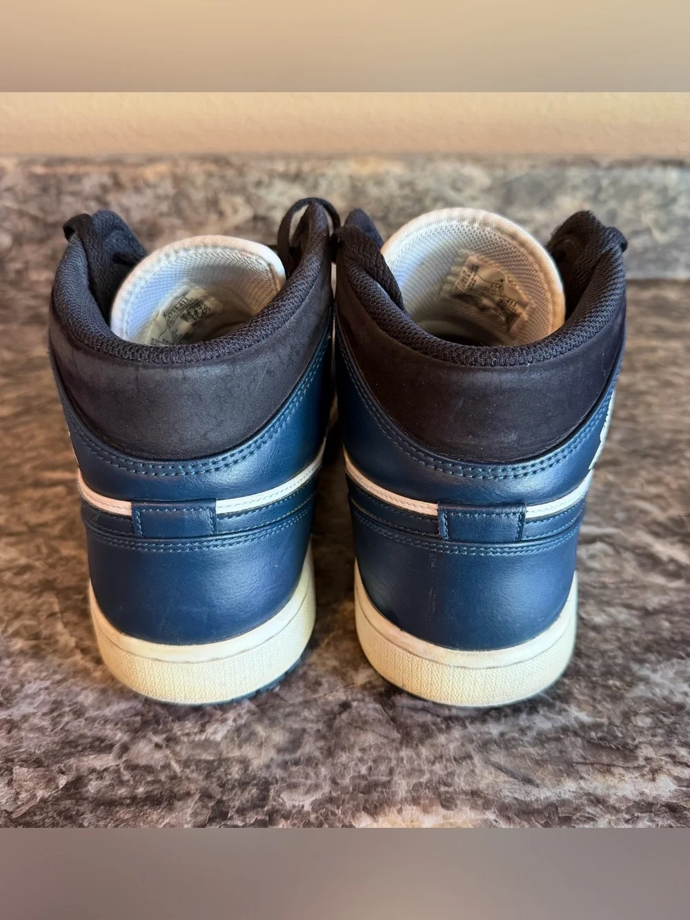 Nike Mens Air Jordan 1 Mid 'Armory Navy' (554724-411), Size: 10